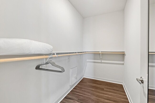 Building Photo - 5820 1/2 Cameron Road-SI FL4-ID1303394P