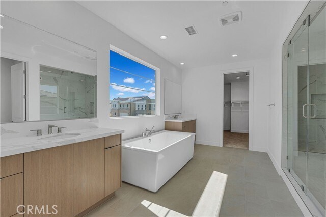 Building Photo - 27510 Elderberry Dr