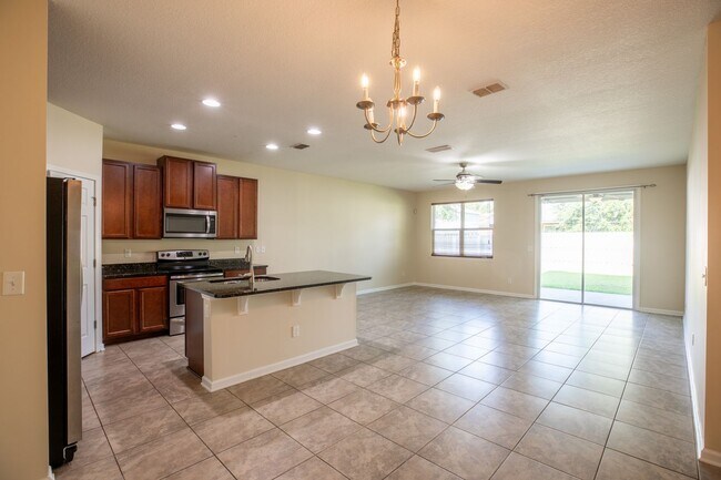Building Photo - Great Rental in Kingsmill!