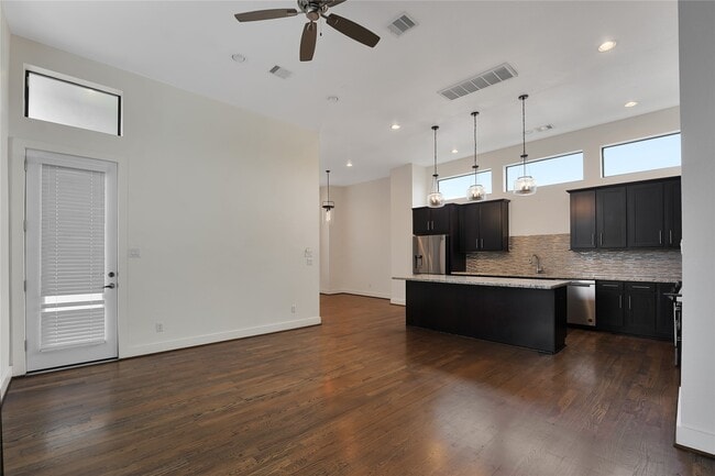 Building Photo - 1810 Thompson St