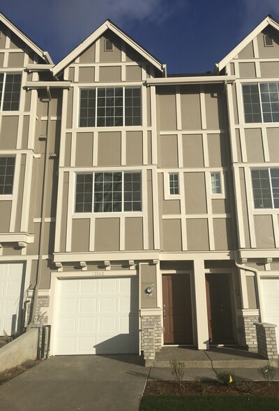 Building Photo - 13102 SW Aubergine Ter