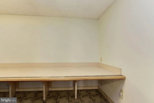 Building Photo - 208 Goldsborough Dr