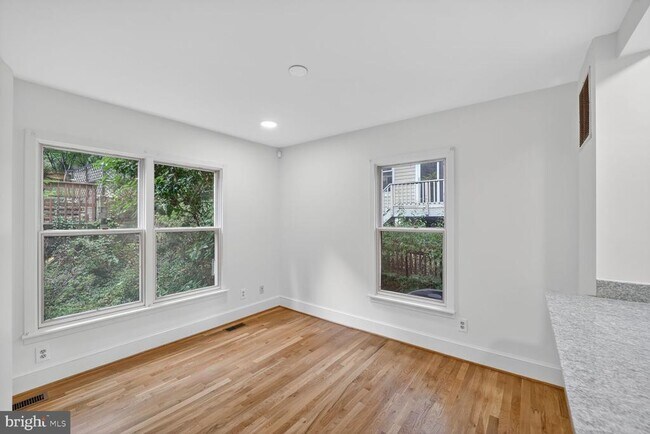 Building Photo - 4532 Broad Branch Rd NW