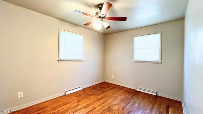 Building Photo - 6036 Tam O Shanter Dr