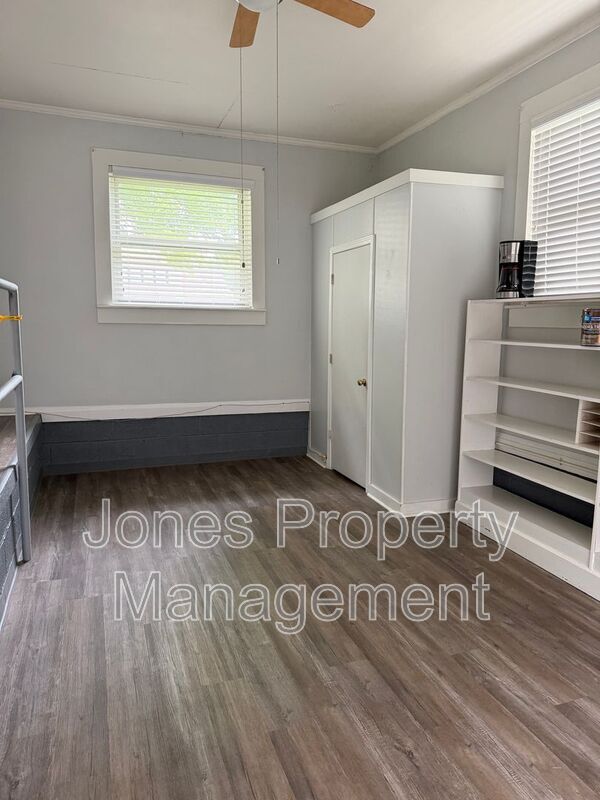 Building Photo - 1048 Shuping Mill Rd