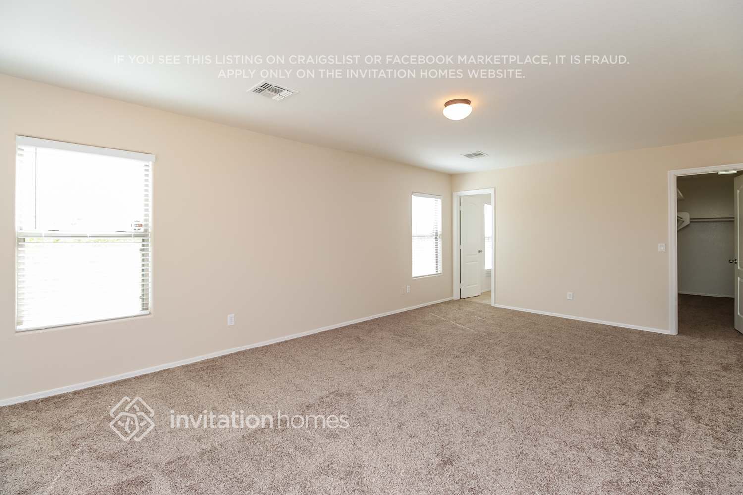 Building Photo - 7811 S 63rd Dr