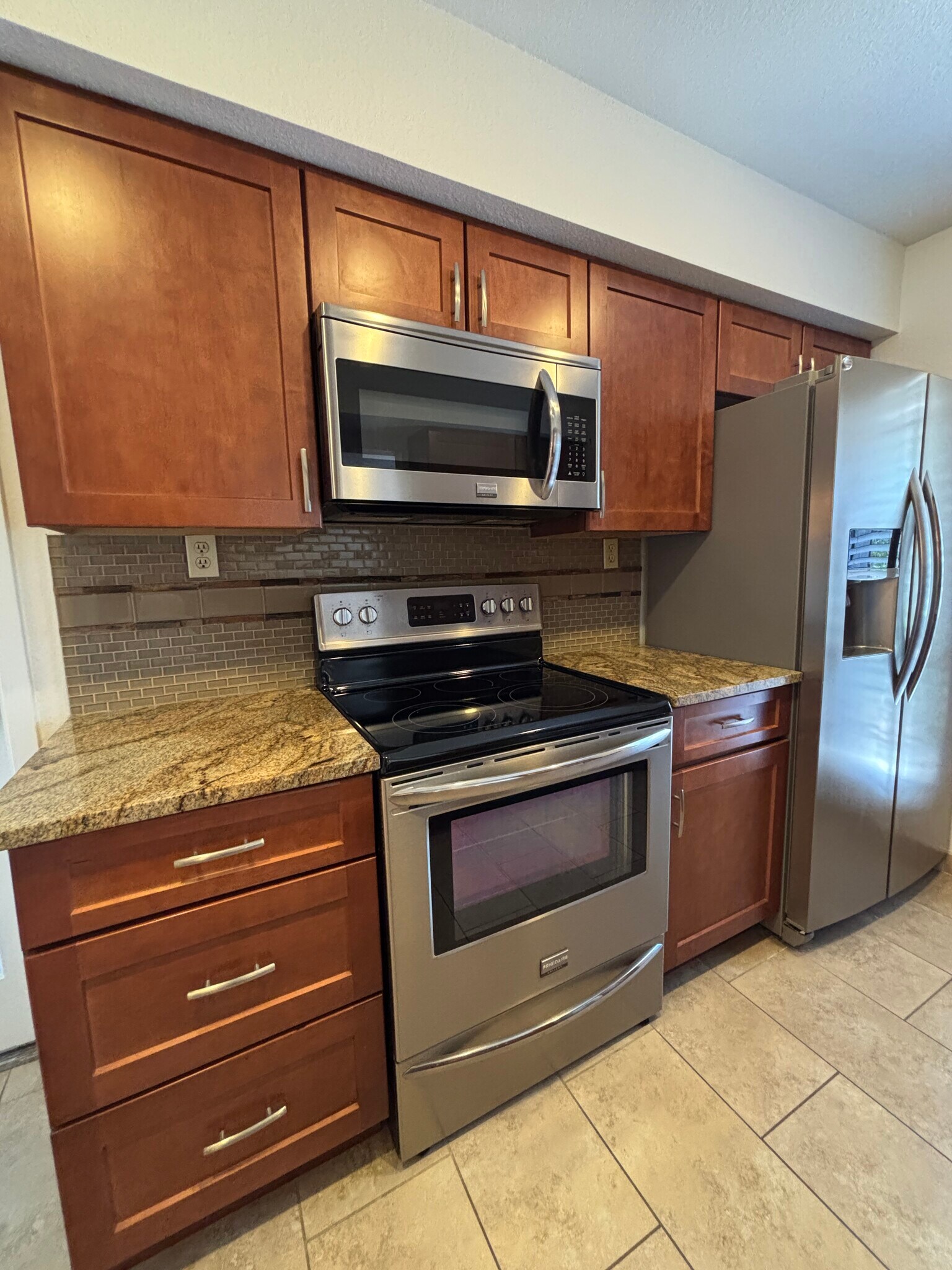 Kitchen - 5221 N 24th St