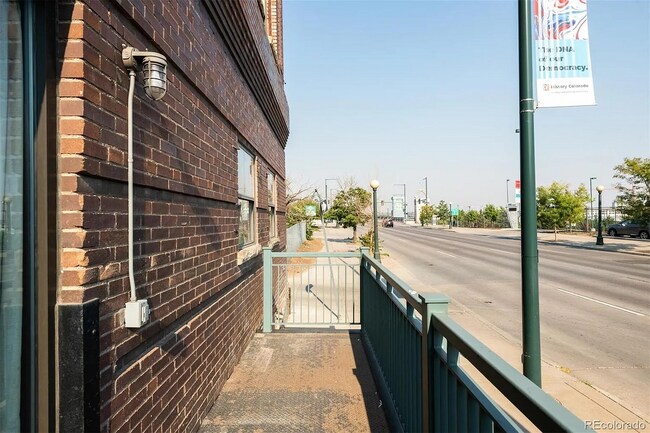 Building Photo - 2261 Blake St