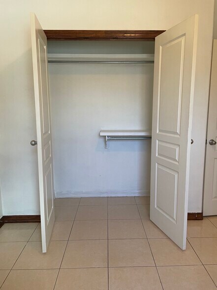 Guest Bedroom Closet - 3043 Scotland Dr