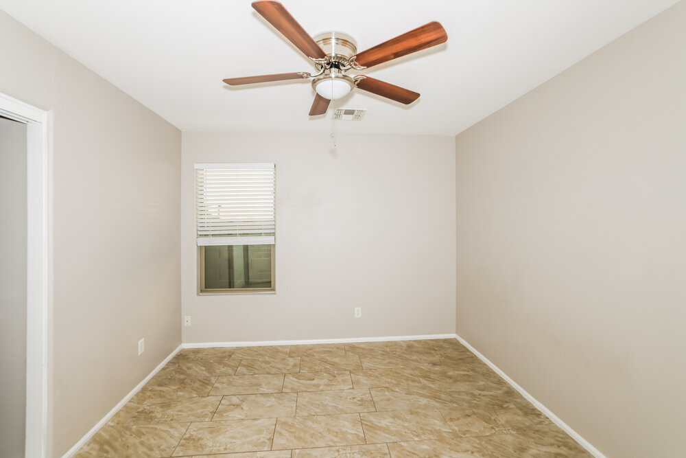 Building Photo - 15986 W Bartlett Ave