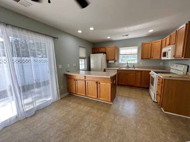 Building Photo - Exclusively Offered by Muse Realty Rentals...