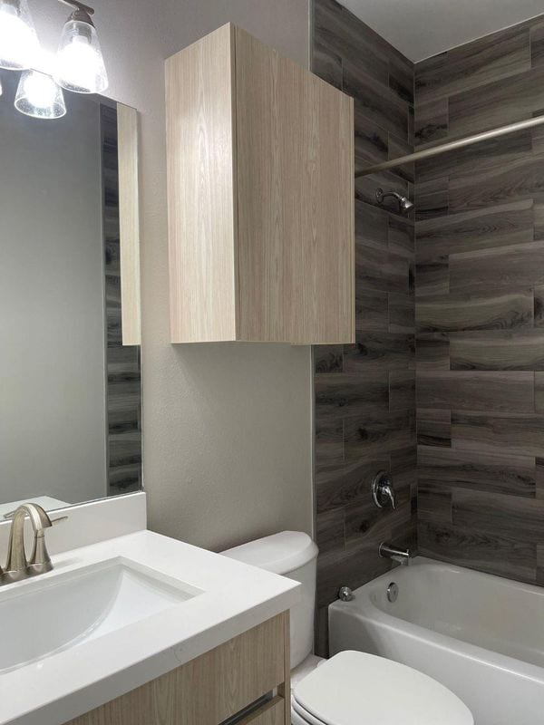 Building Photo - 424 3 1/2 Street