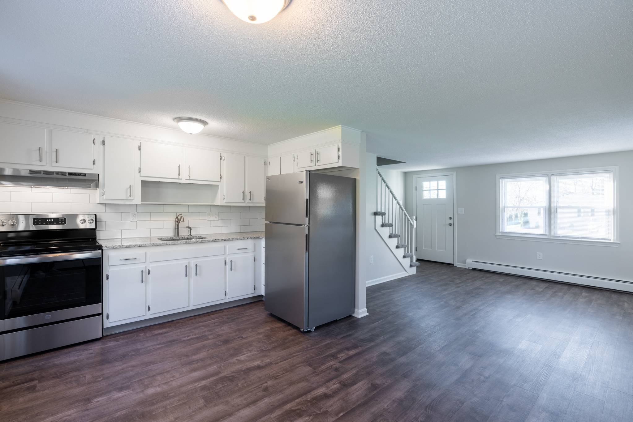 Building Photo - 8 Elm Hill Dr