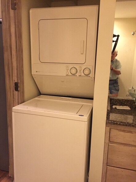 Stacked Washer Dryer - 1431 S Elwood Ave
