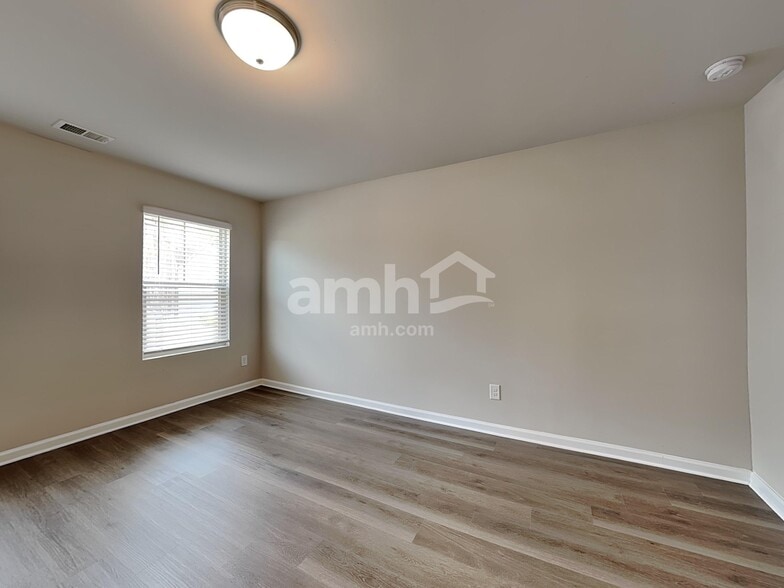 Building Photo - 222 N Fortune Way