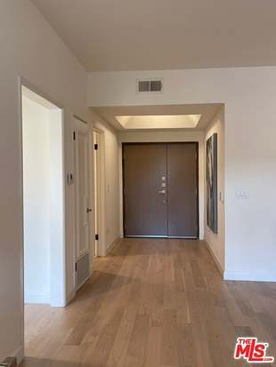 Building Photo - 723 Westmount Dr