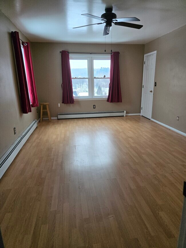 Building Photo - 89 Alma St