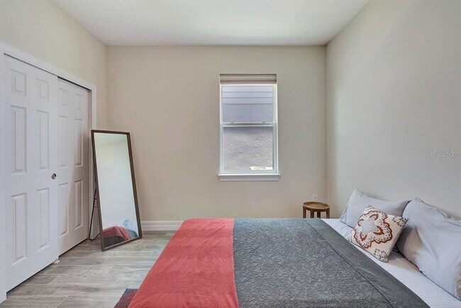 Building Photo - 3459 Current Ave