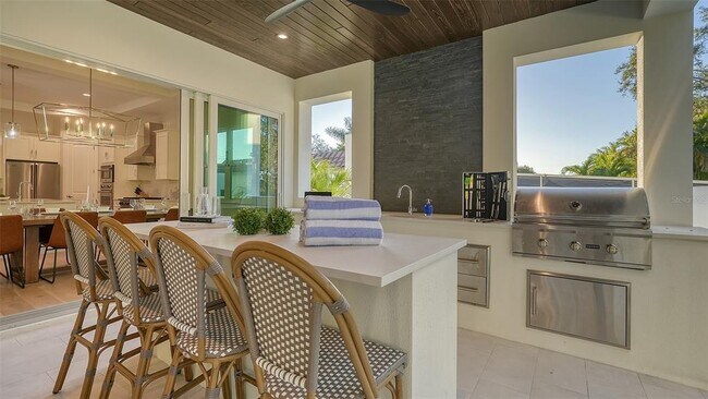 Building Photo - 1537 Siesta Dr