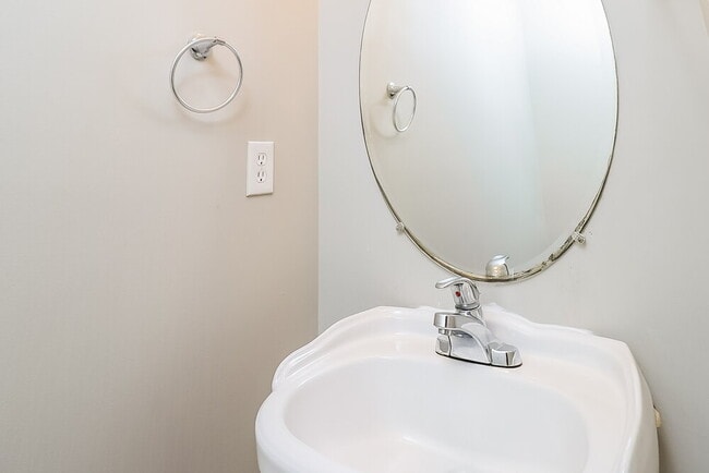 Building Photo - 3912 Parkers Fry