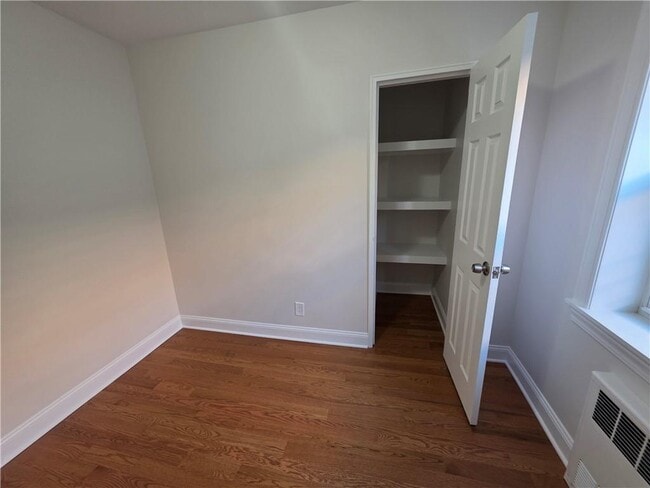 Building Photo - 1443 E 89th St