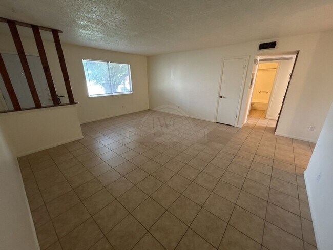 Building Photo - 2108 Hunt Dr