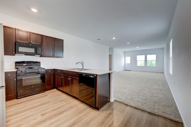 Building Photo - 2817 Dezmond Diamond Ct