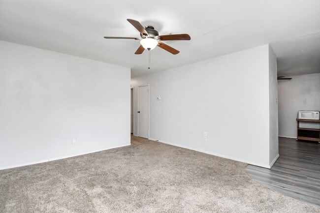 Building Photo - 707 S Franklin Ave