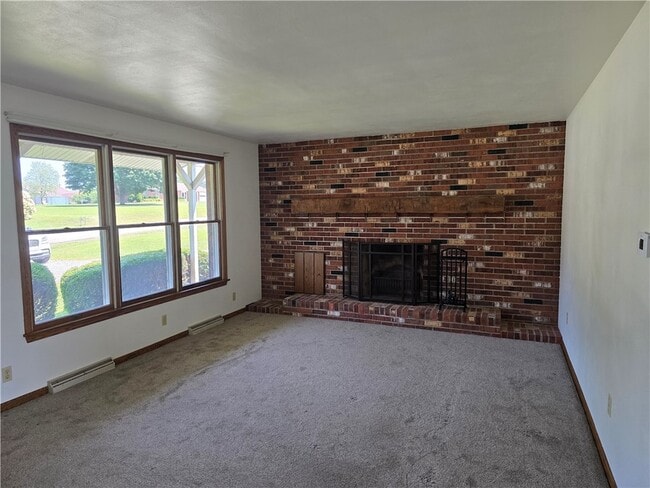 Building Photo - 719 W Old Rte 422