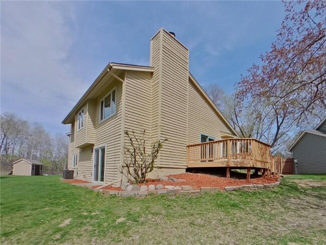 Building Photo - 1444 Willow Creek Ln