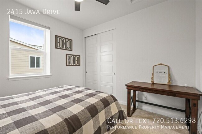 Building Photo - 2415 Java Dr