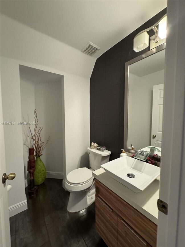 Building Photo - 10973 NW 53rd Ln