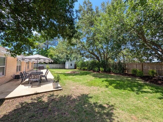 Building Photo - 9332 Vandivere Dr