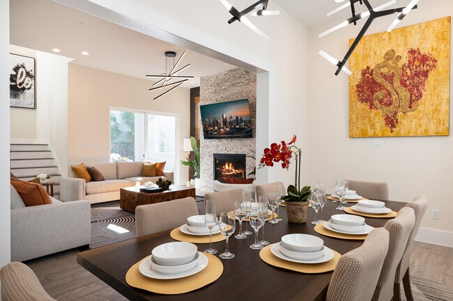 Building Photo - 913 Thompson St