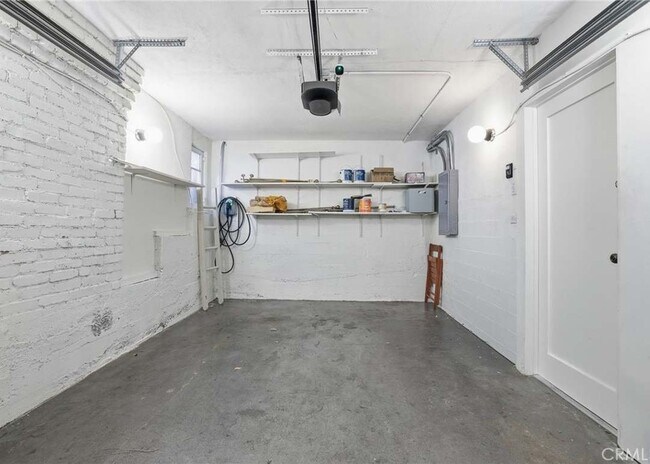 Building Photo - 6182 Glen Oak St