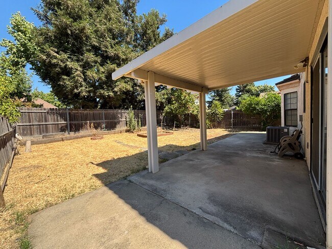 Building Photo - 8837 La Margarita Way