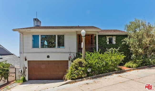 Building Photo - 9354 Claircrest Dr