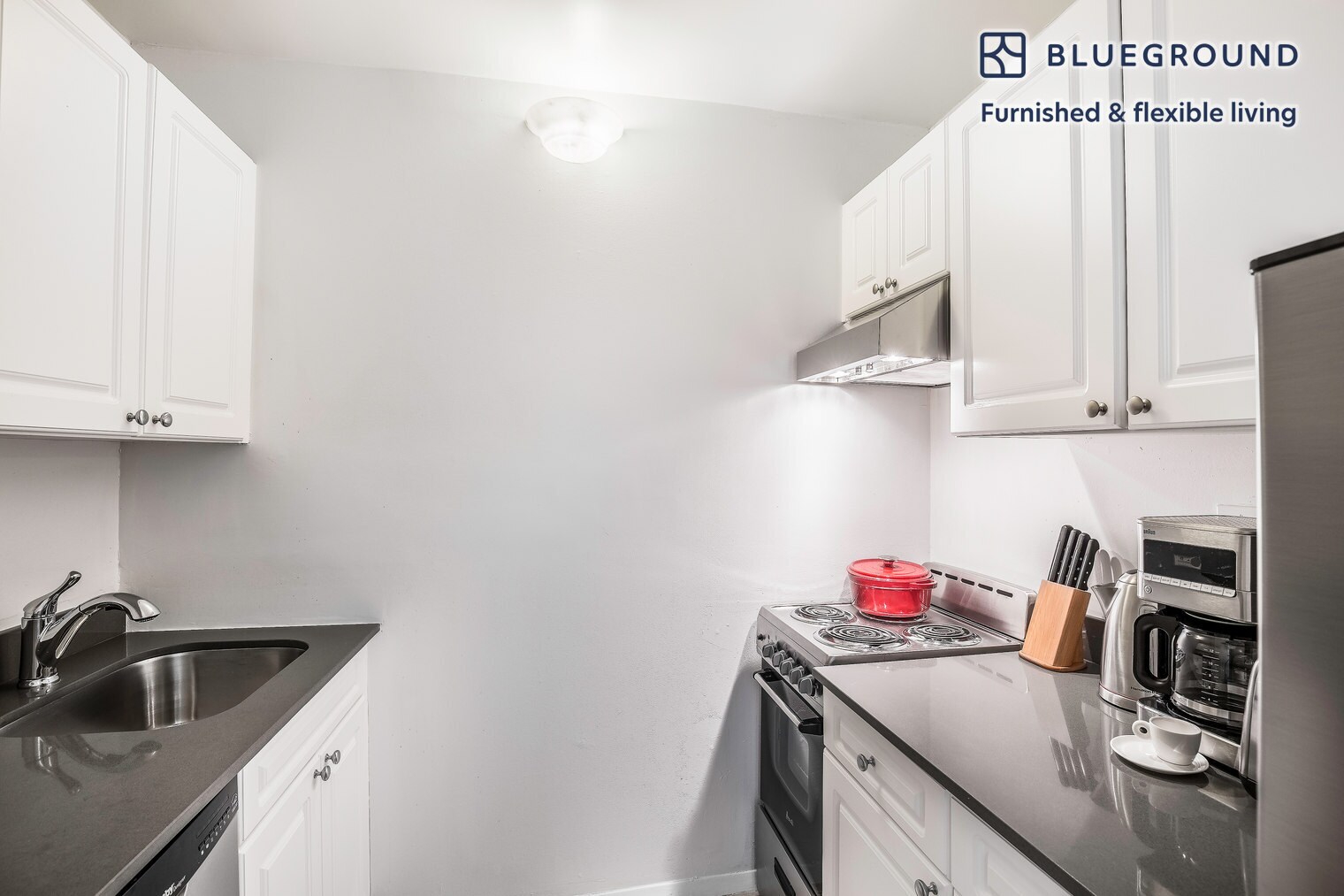 Building Photo - 250 W 19th St