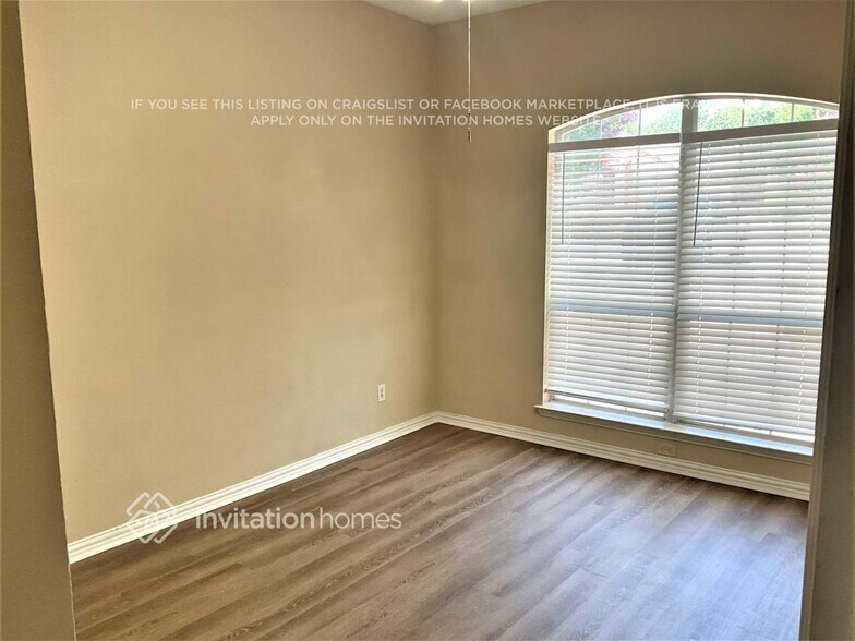 Building Photo - 512 Hidden Meadow Ct