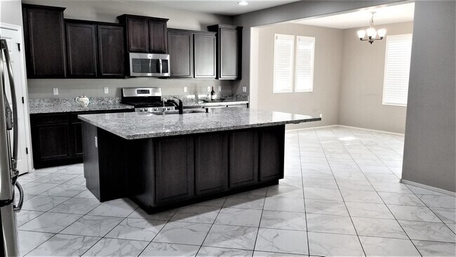 Building Photo - 2248 E Ottawa Ln