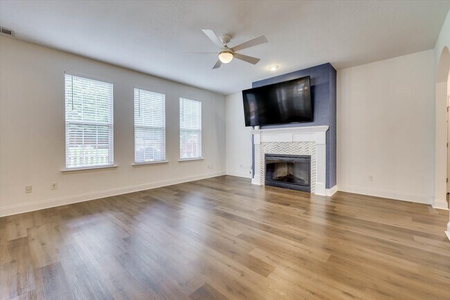 Building Photo - 5028 Canterbury Farms Pkwy