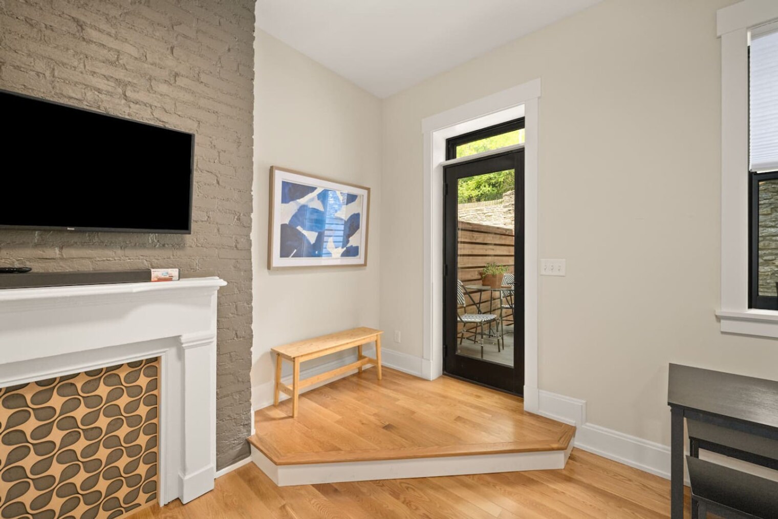 Building Photo - 1918 Vine St