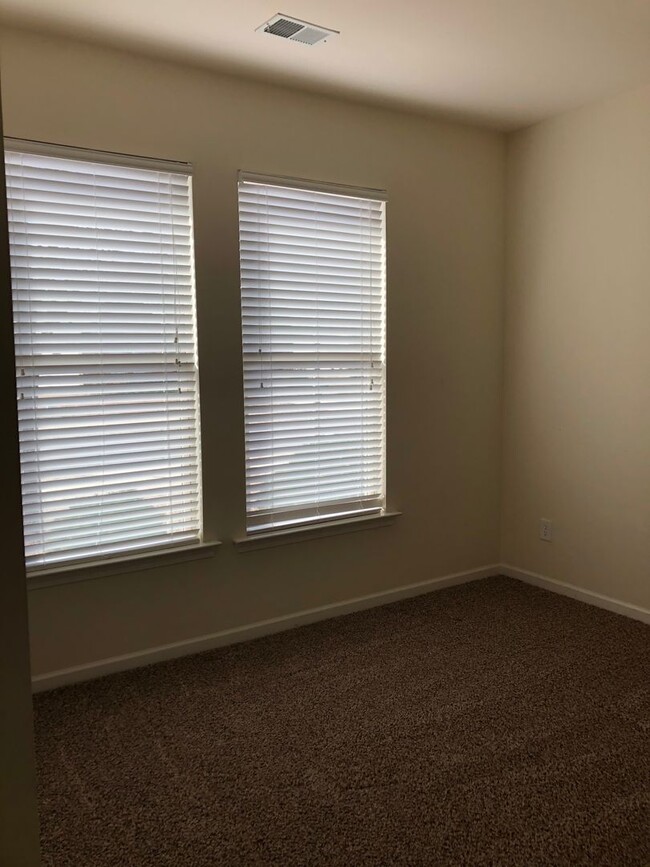 Building Photo - Coming Soon For Rent in Moody!