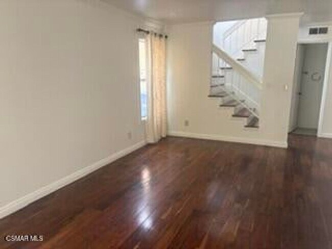 Building Photo - Welcome to this beautifully updated 3-bedroom, 2.5-bathroom home located in one of Calabasas