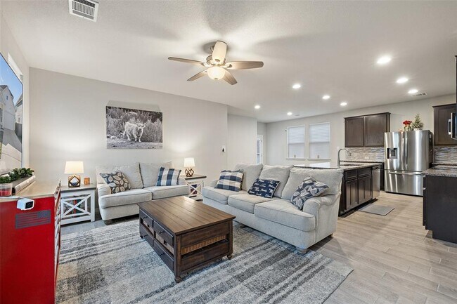 Building Photo - 408 Black Opal Dr