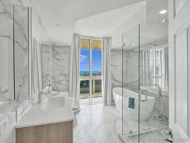 Building Photo - 3100 N Ocean Blvd