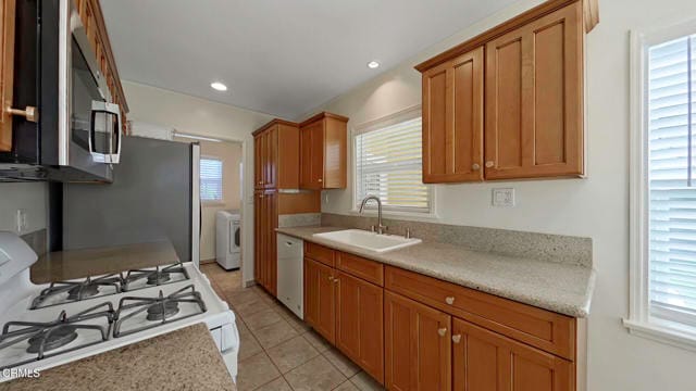 Building Photo - 3250 Las Lunas St