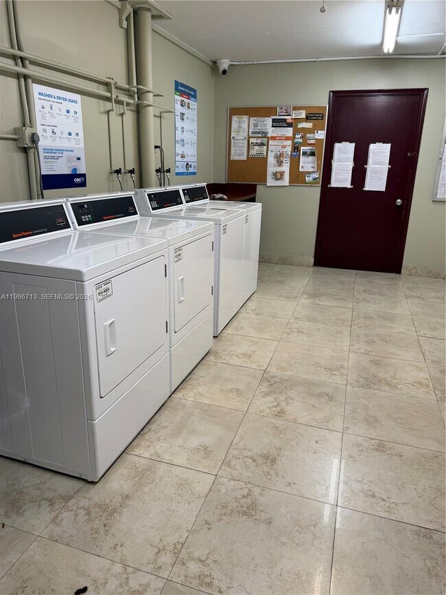 Building Photo - 13355 SW 9th Ct