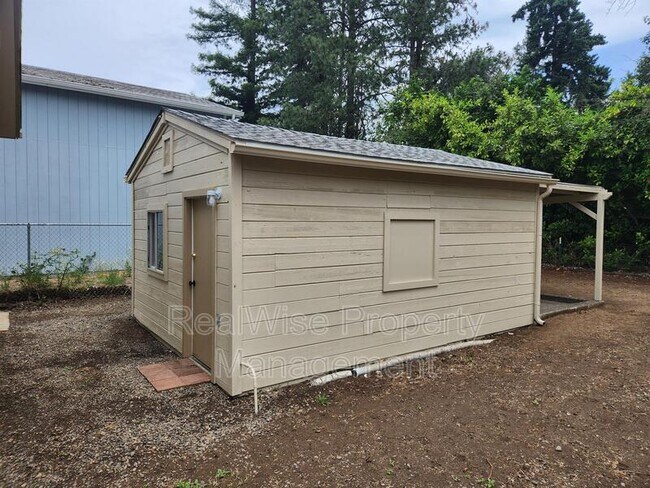 Building Photo - 345 W Birch Ct
