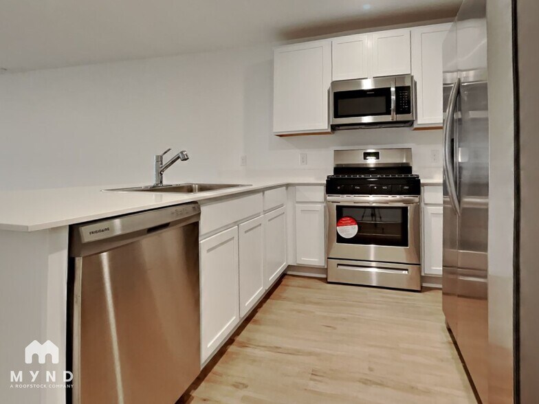 Building Photo - 9002 Burnet Flds Dr